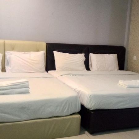D Lima Beach Inn Pantai Cenang  Kültér fotó