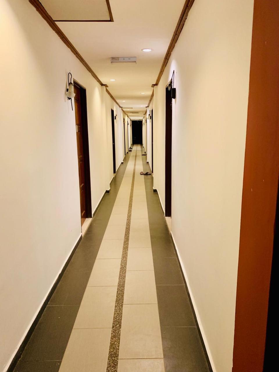 D Lima Beach Inn Pantai Cenang  Kültér fotó