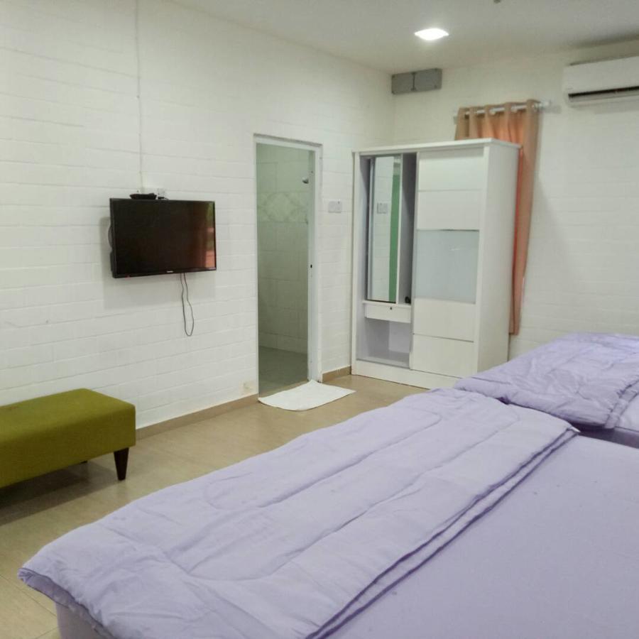 D Lima Beach Inn Pantai Cenang  Kültér fotó
