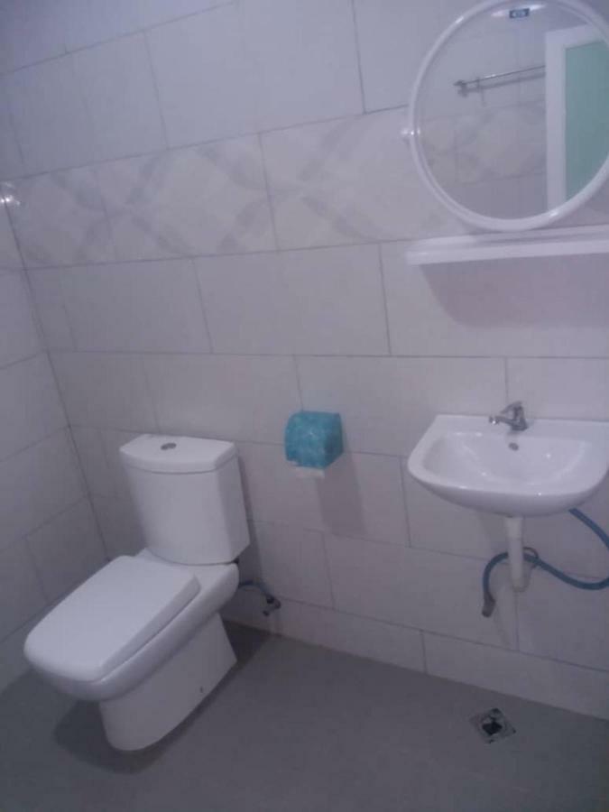 D Lima Beach Inn Pantai Cenang  Kültér fotó