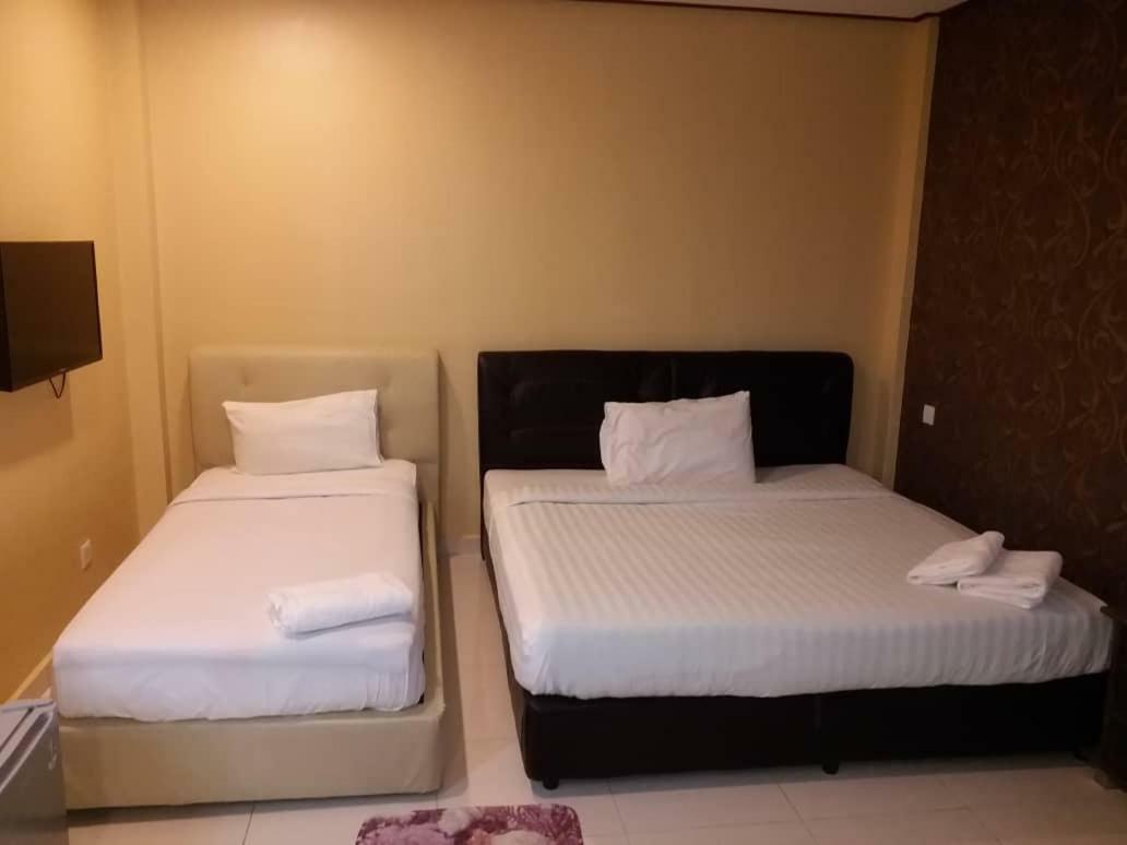 D Lima Beach Inn Pantai Cenang  Kültér fotó